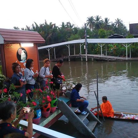 Nr Homestay Amphawa Extérieur photo