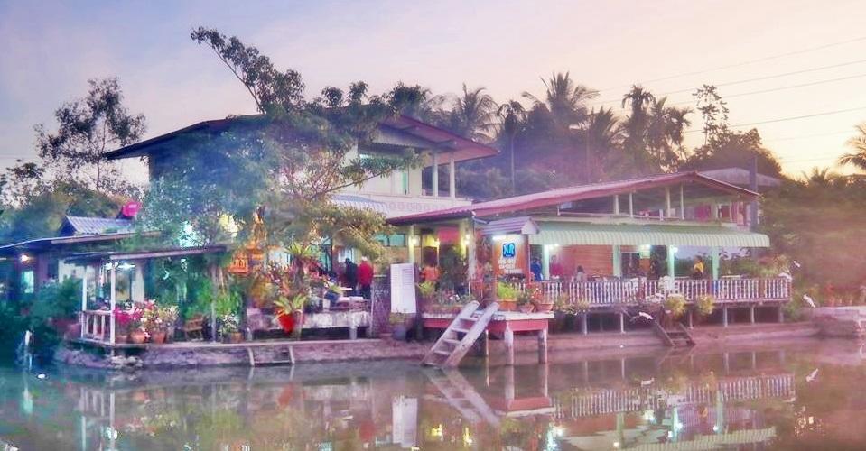 Nr Homestay Amphawa Extérieur photo