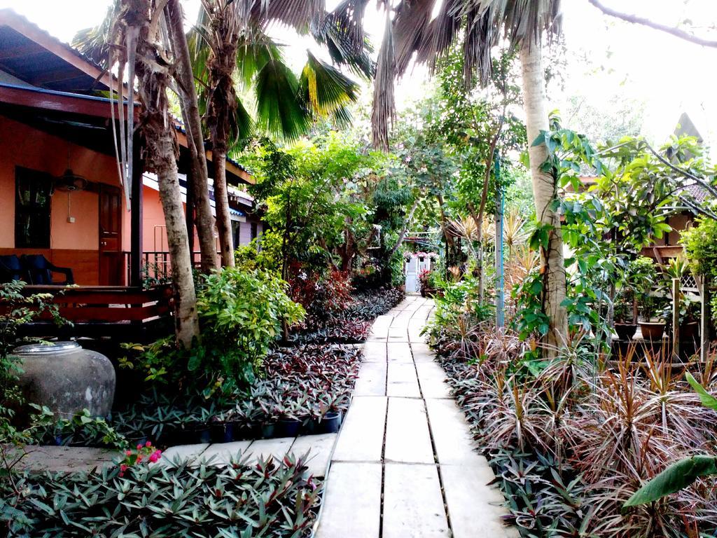Nr Homestay Amphawa Extérieur photo