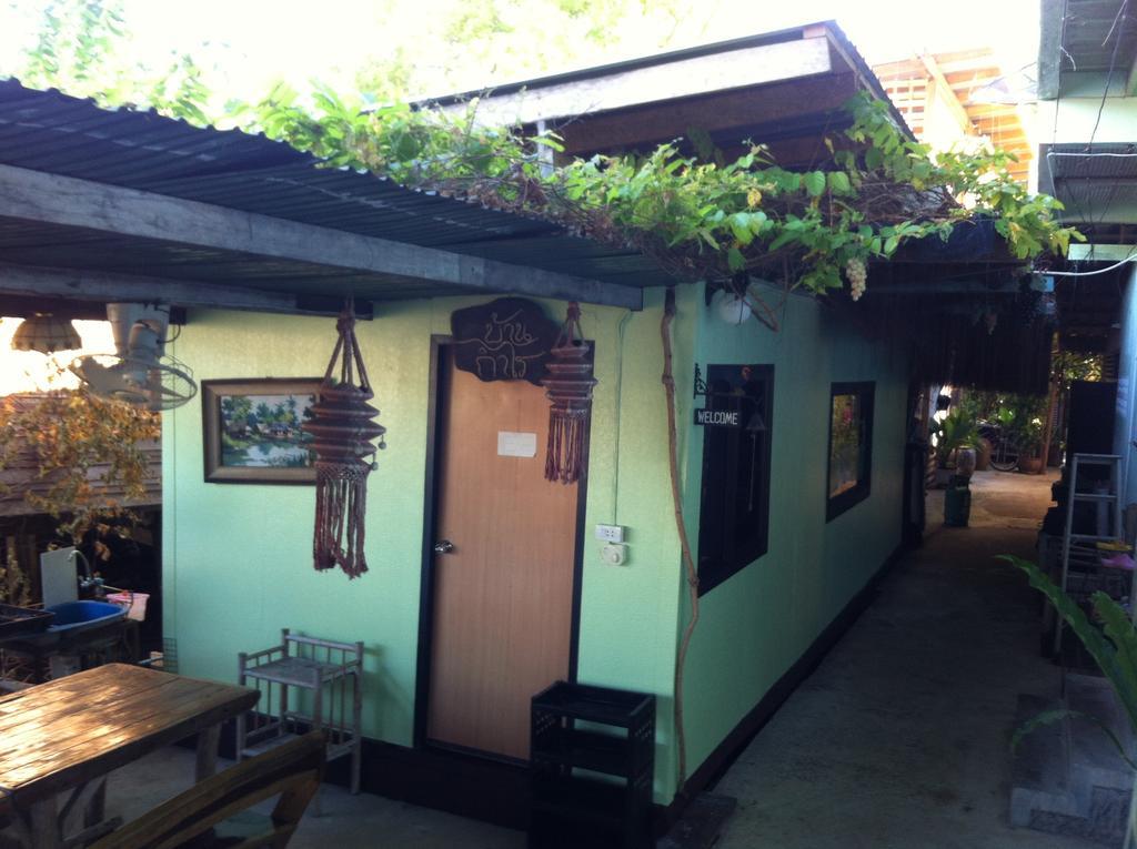 Nr Homestay Amphawa Extérieur photo