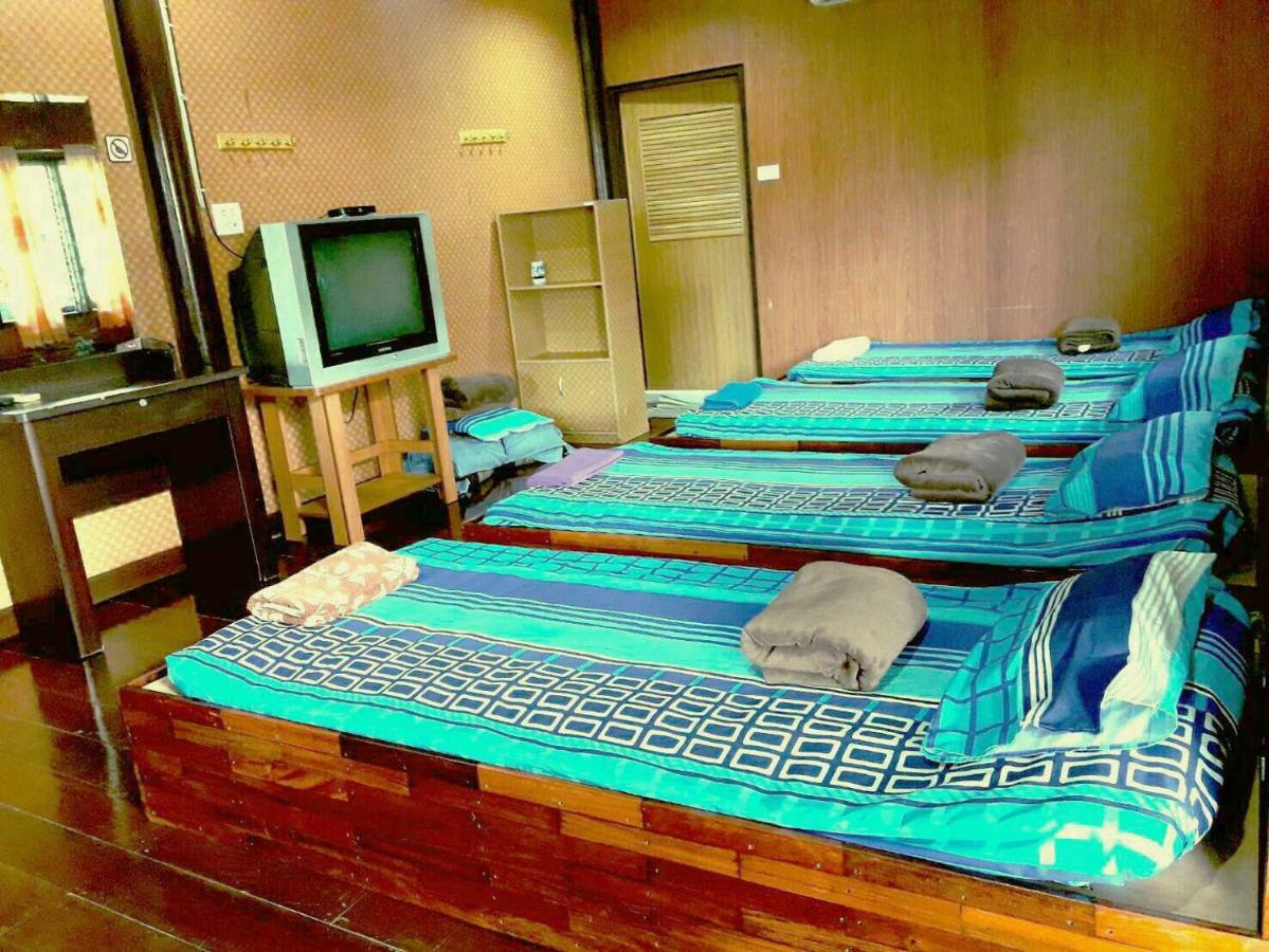 Nr Homestay Amphawa Extérieur photo
