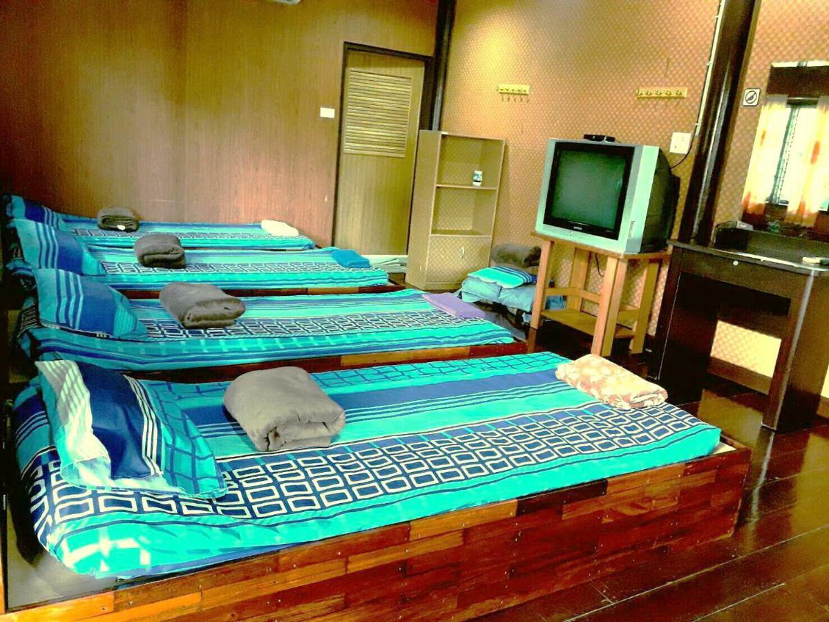 Nr Homestay Amphawa Extérieur photo